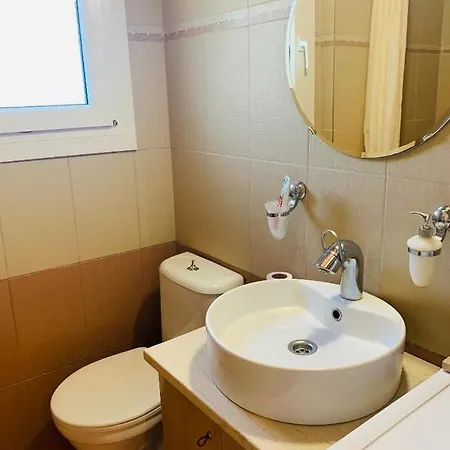 펜션 Helen S House Komílion