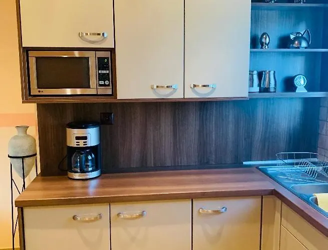 Helen S House Komilion